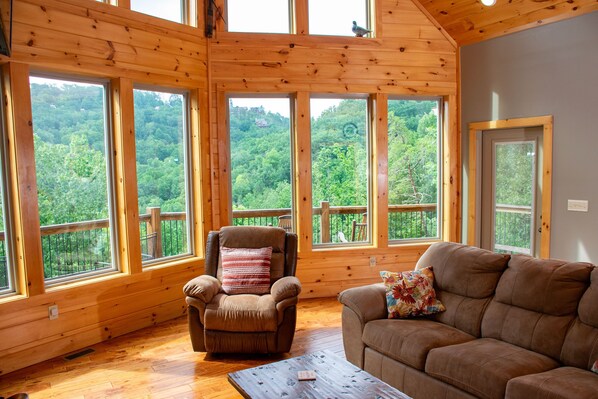 Smart-TV, Kamin, Tischfußball