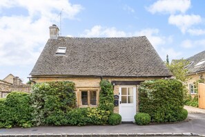 Exterior detail - Box Cottage -  a cotswold cottage that sleeps 2 guests  in 1 bedroom (Stow-on-the-Wold, Gloucestershire)