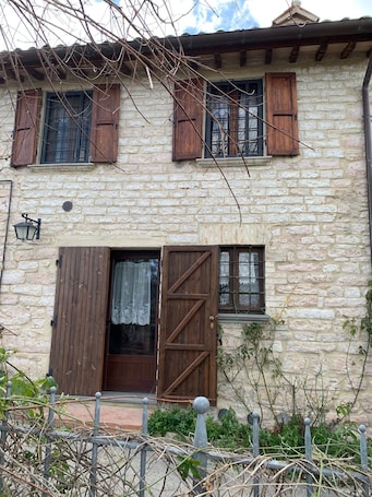 Exterior detail. Poggio delle favole farm holidays