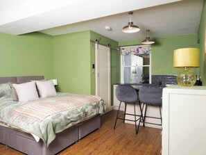 1 bedroom, iron/ironing board, travel crib, WiFi