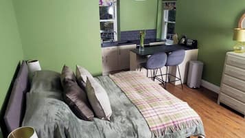 1 makuuhuone, silitysrauta/-lauta, vauvan matkasänky, Wi-Fi