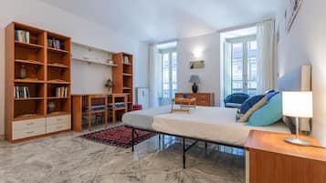 3 bedrooms, WiFi (free), bed sheets