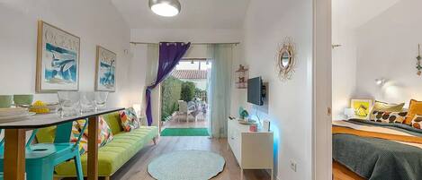 1 bedroom, iron/ironing board, travel crib, WiFi