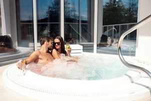 Jetted tub