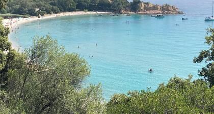 Maison individuelle dans résidence familiale à 700m à pied de la mer.