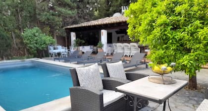 Exquisite Family Villa with Pool, WIFI, SAT TV, AC and Enchanting Outdoor Garden
