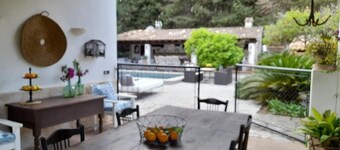 Exquisite Family Villa With Pool, Wifi, SAT TV, and Enchanting Outdoor Garden