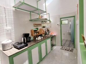 Private kitchen - Nhà nguyên căn nhỏ xinh cách chợ Đà Lạt hơn 1km (Thành phố Đà Lạt)