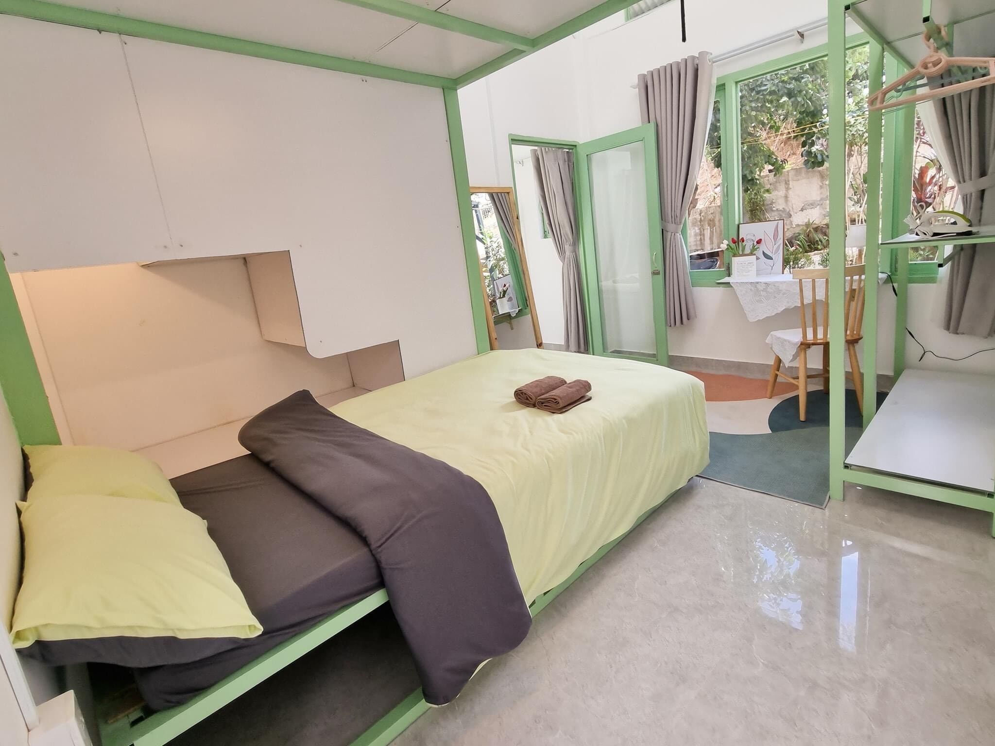 2 bedrooms, bed sheets