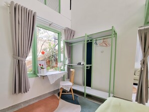 2 bedrooms, bed sheets