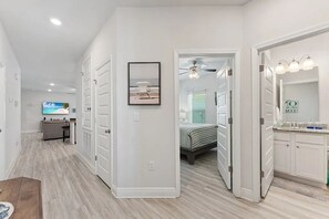 3 habitaciones, tabla de planchar con plancha y wifi gratis