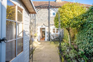 تفاصيل الفندق من الخارج