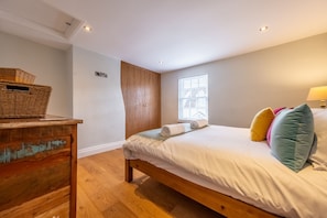 2 bedrooms, Internet, bed sheets