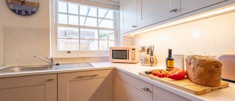 Microwave, dishwasher