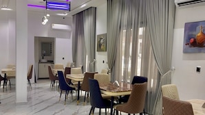 مطعم