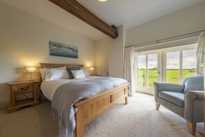 4 soverom, strykejern/-brett, internettilgang og sengetøy