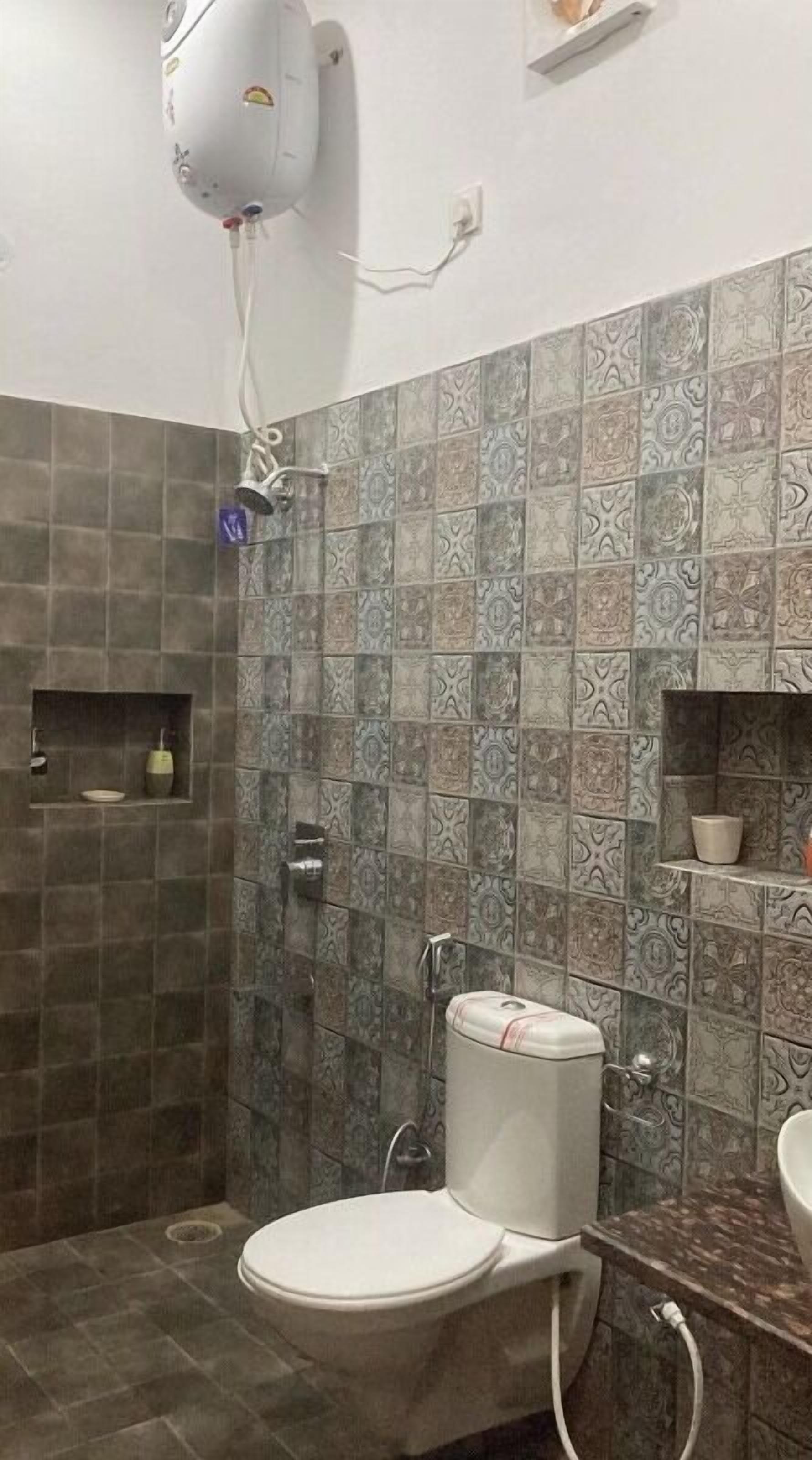 Family Room | Bathroom