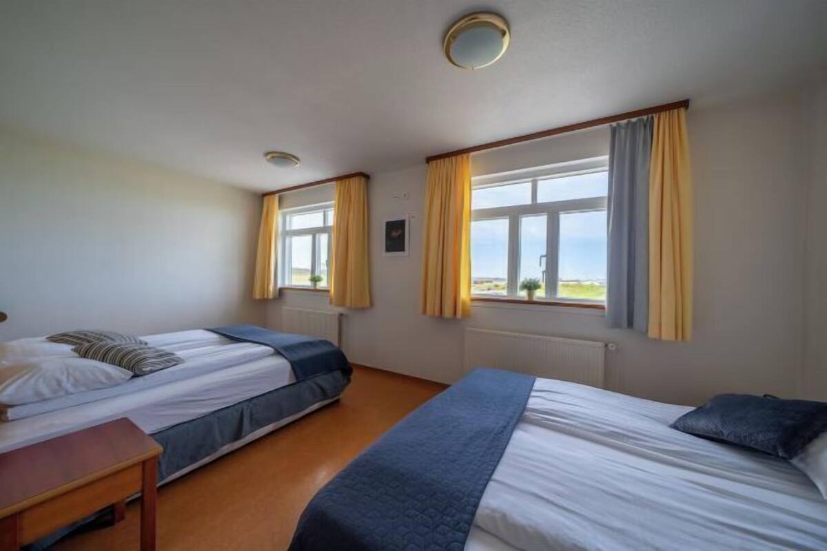 Schreibtisch, schallisolierte Zimmer, BettwÀsche