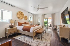 7 Schlafzimmer, Schreibtisch, Bügeleisen/Bügelbrett, Reisekinderbett