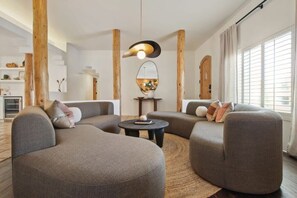 Smart TV, table tennis, offices - Serene Home | Heated Pool & Games (Phoenix)