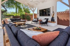 Smart TV, table tennis, offices - Serene Home | Heated Pool & Games (Phoenix)