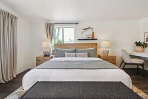 7 bedrooms, desk, iron/ironing board, free WiFi
