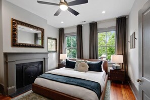 4 Schlafzimmer, Schreibtisch, Bügeleisen/Bügelbrett, kostenloses WLAN