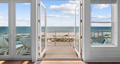 Gulf Front Escape w/Pool and Hot Tub