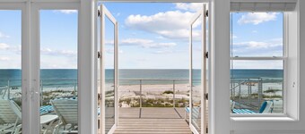 Gulf Front Escape w/Pool and Hot Tub