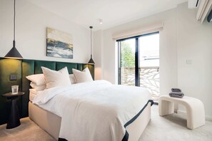 2 bedrooms, desk, iron/ironing board, WiFi