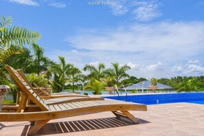 Outdoor pool - Camp Tsatse Resort (Ada)