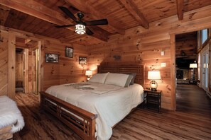 3 makuuhuonetta, silitysrauta/-lauta, Wi-Fi, vuodevaatteet