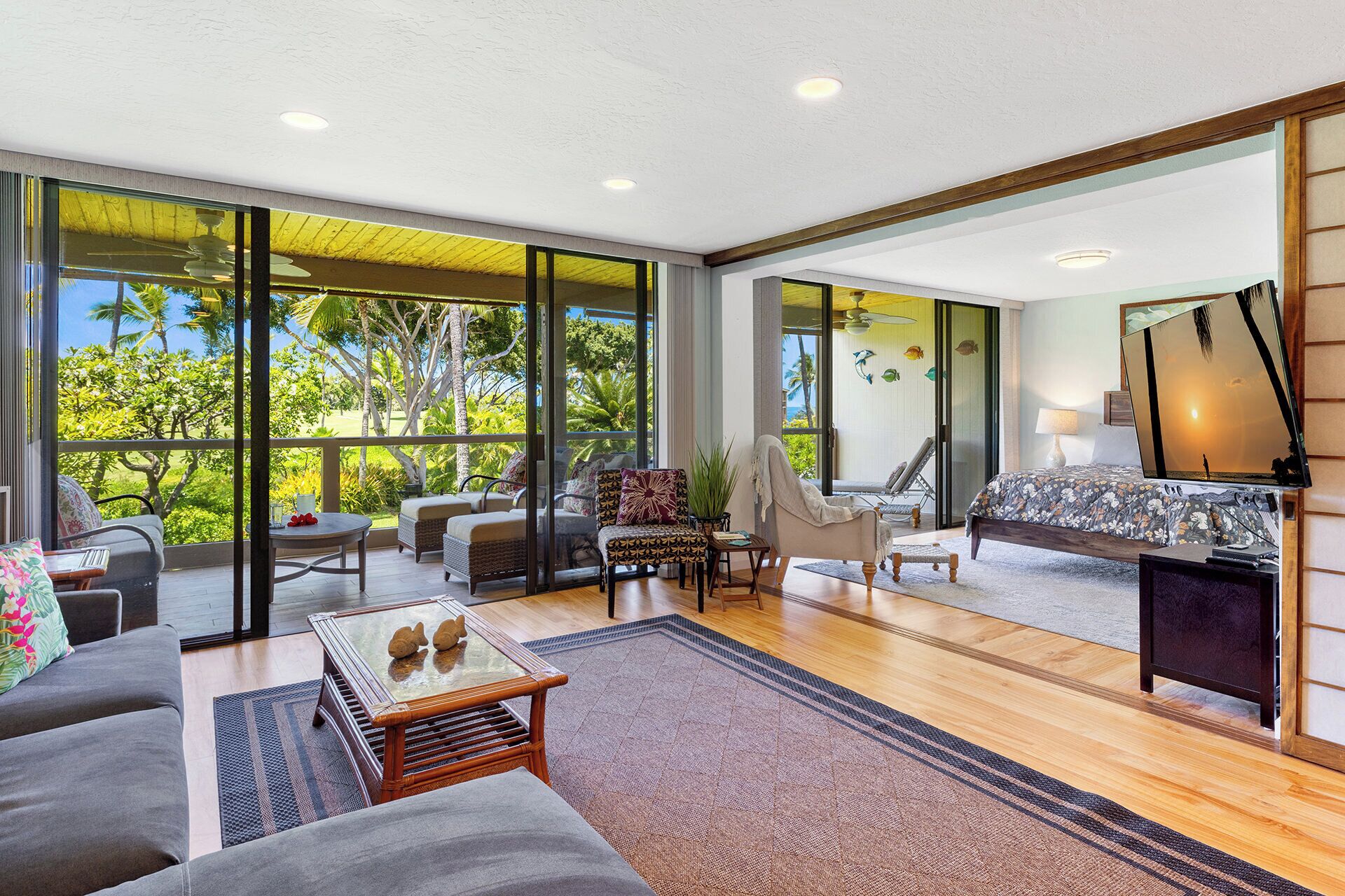 Big Island Dreams! 2 BDR Oasis w\/ Short Walk to Beach, Shopping, and Dining