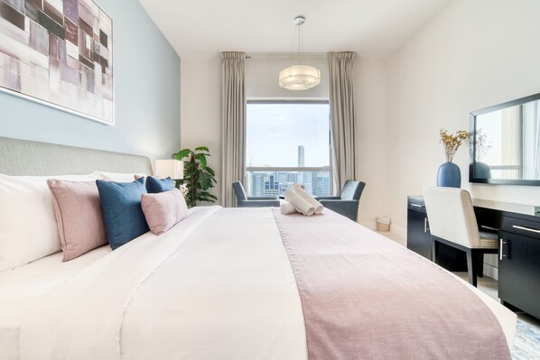 2 bedrooms, in-room safe, iron/ironing board, free WiFi