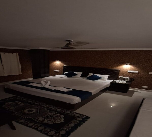 Deluxe Room | Free WiFi