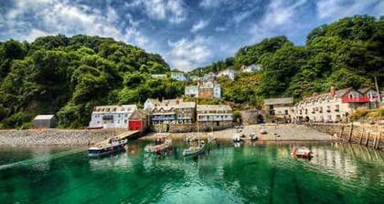 Palms34! Great Central Location 5 mins walk 2 beach