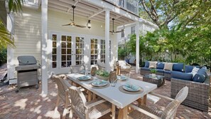 Outdoor dining - **TRUMAN’S TROVE @ THE ANNEX** Private Home & Pool + LAST KEY SERVICES… (Key West)