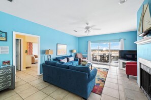 TV - Great, spacious free standing home, just steps away from the Gulf! (Gulf Shores)