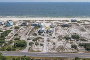 Beach nearby - Great, spacious free standing home, just steps away from the Gulf! (Gulf Shores)