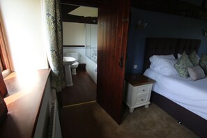 4 Schlafzimmer, Bügeleisen/Bügelbrett, WLAN, Bettwäsche