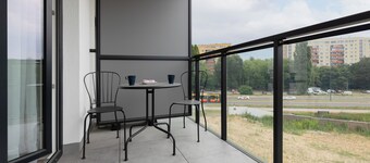 Bright & Modern Apartment by Renters