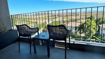 Room, 1 Double Bed | Minibar, soundproofing, free WiFi
