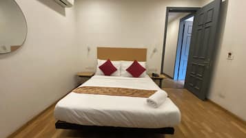 Deluxe Room | 10 bedrooms, premium bedding, desk, blackout curtains