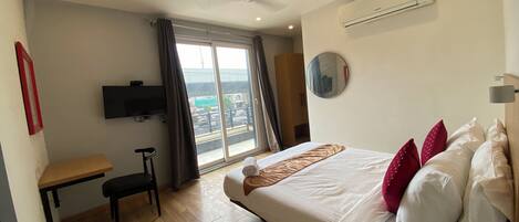 Deluxe Room | 10 bedrooms, premium bedding, desk, blackout curtains