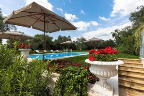 Sæsonbestemt udendørs pool