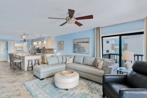 TV, DVD player - Intracoastal to Gulf of Mexico Views~Beach directly across stree (Indian Shores)