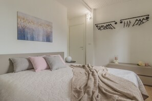 2 chambres, fer et planche à repasser, accès au Wi-Fi (inclus)