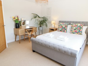 3 bedrooms, individually decorated, individually furnished, free WiFi - The Workshop (Northallerton)