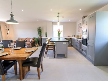 Fridge, dishwasher, electric kettle, toaster