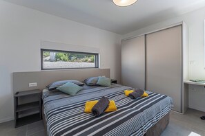 2 bedrooms, WiFi, bed sheets